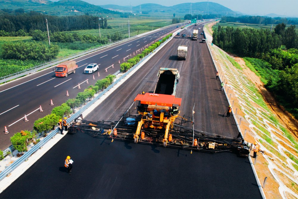 苏通大桥引道路面工程